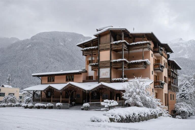 Hotel Job