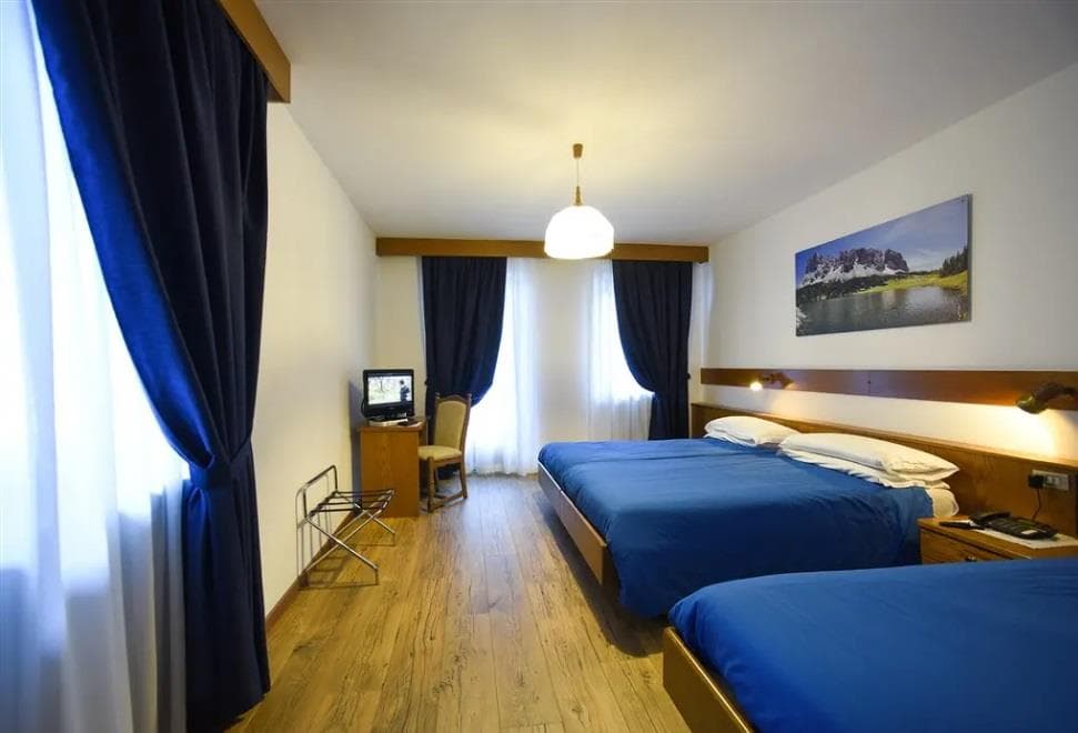 6denní zájezd (denní přejezd) s dopravou, polopenzí a skipasem v ceně – hotel Alpenrose Dolomiti