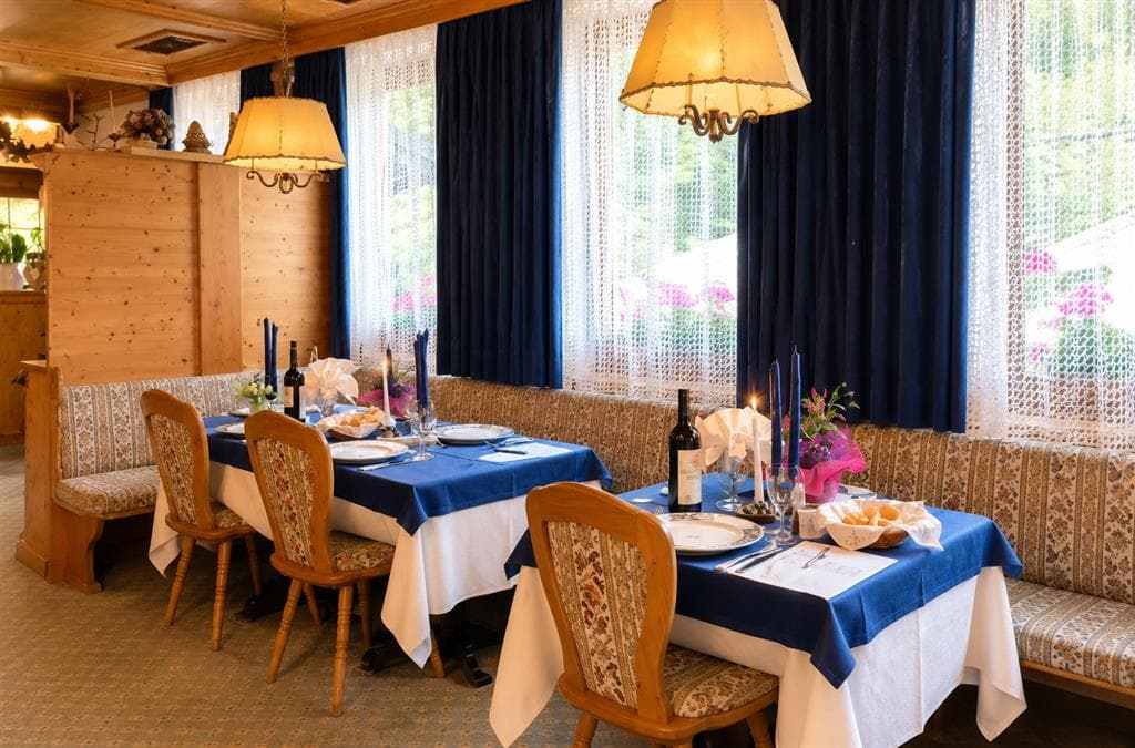 5denní zájezd s dopravou, polopenzí a skipasem v ceně – hotel Alpenrose Dolomiti