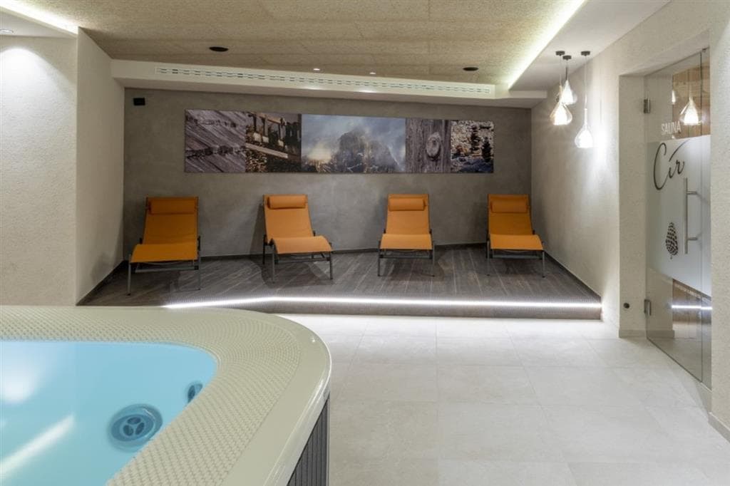 5denní zájezd (denní přejezd) s dopravou a polopenzí ceně – hotel Putia