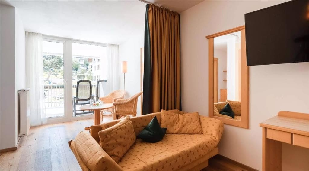 5denní zájezd (denní přejezd) s dopravou a polopenzí ceně – hotel Putia