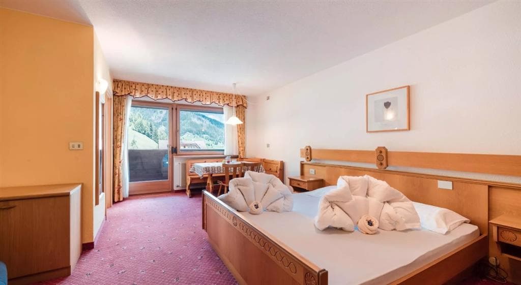 5denní zájezd (denní přejezd) s dopravou a polopenzí ceně – hotel Putia