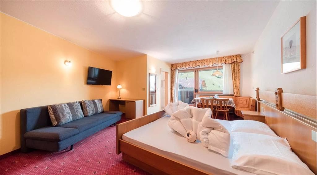 5denní zájezd (denní přejezd) s dopravou a polopenzí ceně – hotel Putia