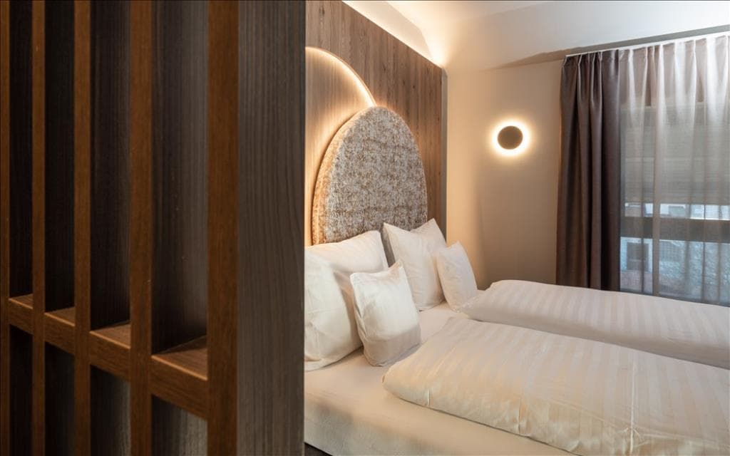 Corones Suites