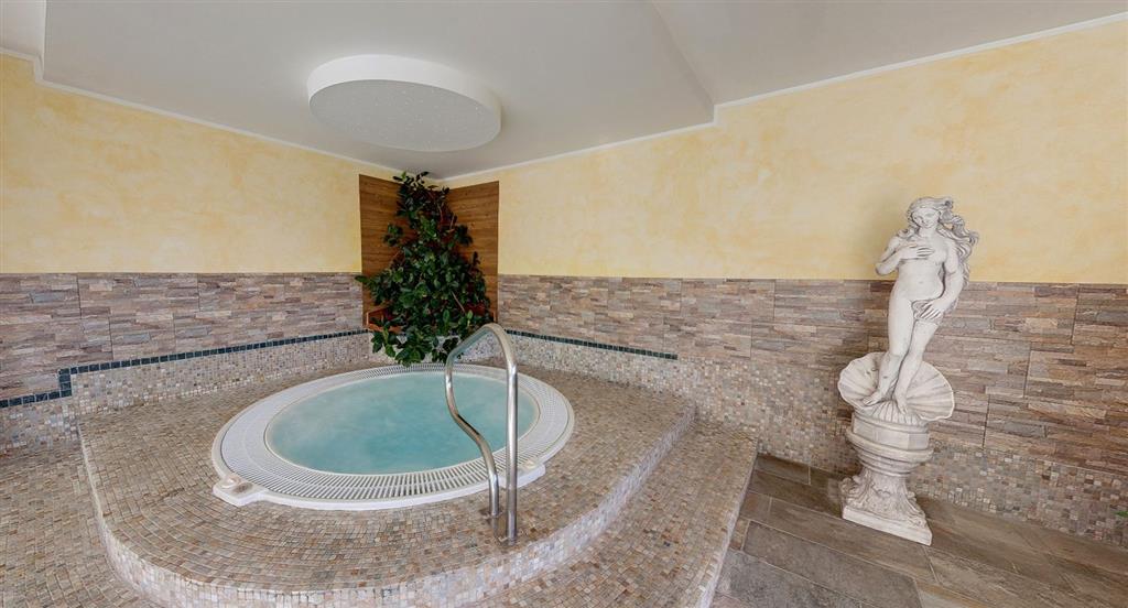 6denní zájezd (denní přejezd) s dopravou a polopenzí v ceně – hotel Alpenfrieden