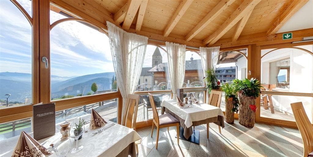 6denní zájezd (denní přejezd) s dopravou a polopenzí v ceně – hotel Alpenfrieden