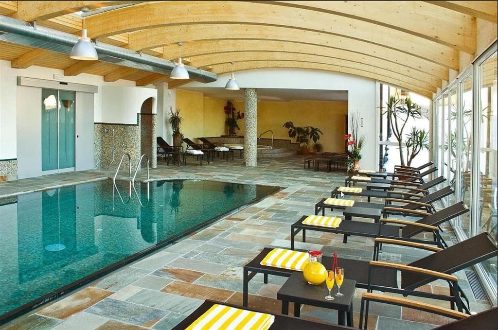 6denní zájezd (denní přejezd) s dopravou a polopenzí v ceně – hotel Alpenfrieden