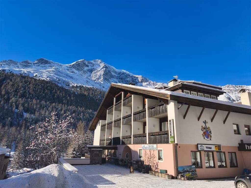 5denní zájezd (denní přejezd) s dopravou, polopenzí a skipasem v ceně – hotel Alpina Mountain Resort