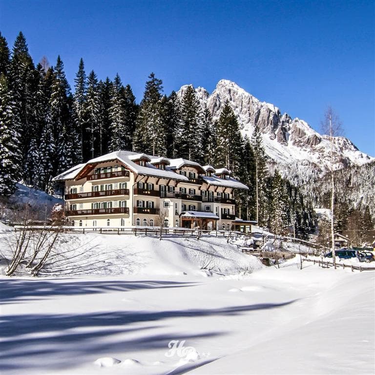 6denní velikonoční zájezd s polopenzí a skipasem – hotel Plank