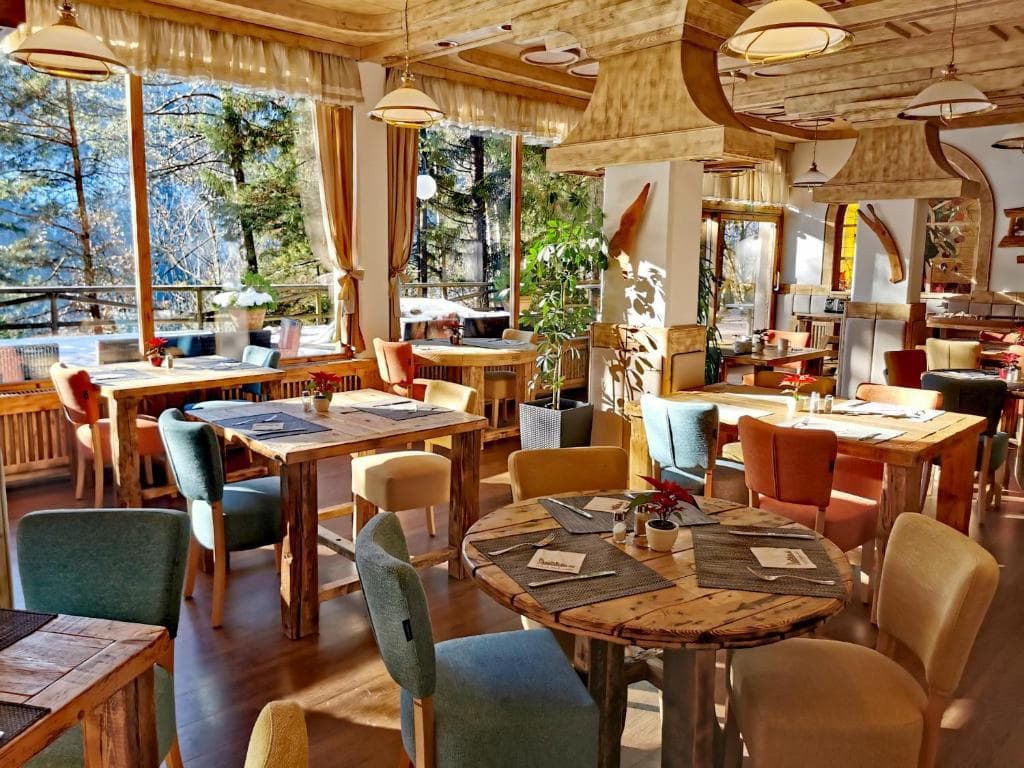 Hotel Ribno – lyžařský balíček s denním přejezdem, wellness a polopenzí v ceně