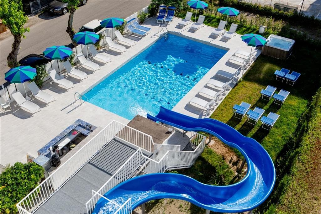 Club Hotel Residence a depandance White Club