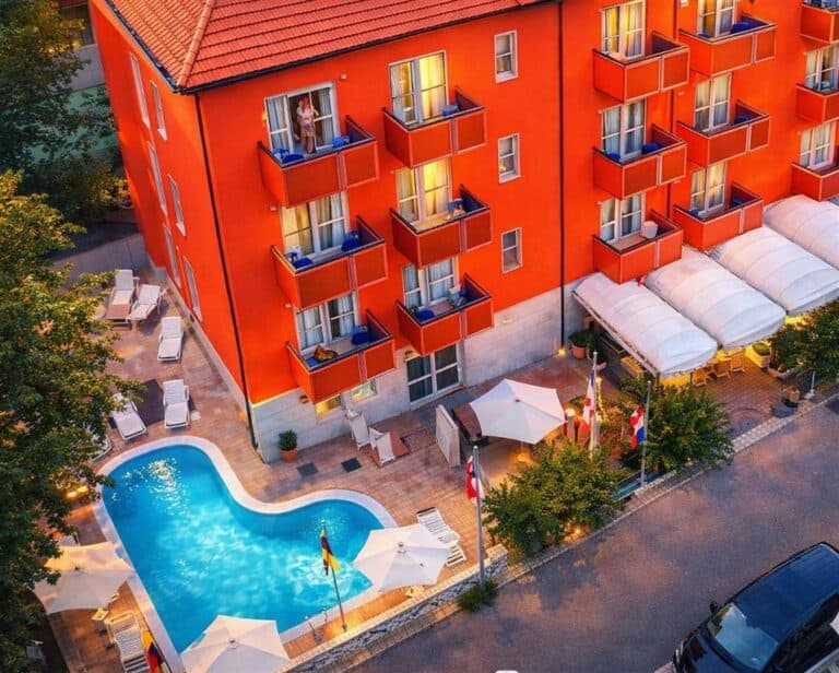 Hotel Aron