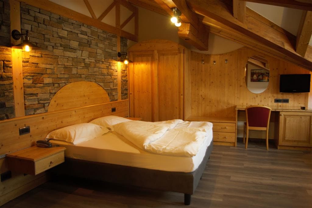 5denní zájezd (denní přejezd) s dopravou, polopenzí a skipasem v ceně – hotel Dal Bon