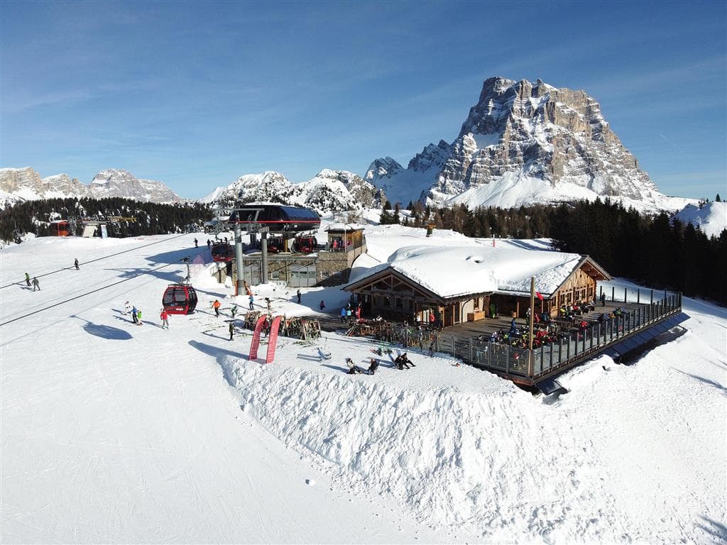 5denní zájezd s dopravou, polopenzí a skipasem v ceně – hotel Centrale
