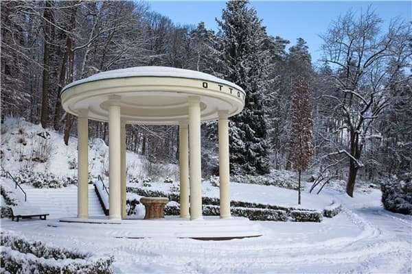 ADVENTNÍ LÁZEŇSKÁ KÚRA, DŮM B. SMETANY – Luhačovice