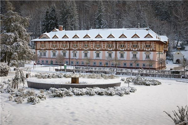ADVENTNÍ LÁZEŇSKÁ KÚRA, DŮM B. SMETANY – Luhačovice