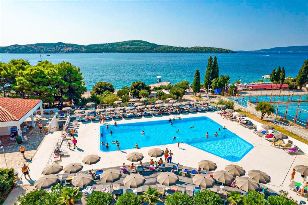 Zkrácená dovolená s dopravou a polopenzí v hotelu Medena