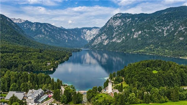 JEZERO – Bohinjsko Jezero