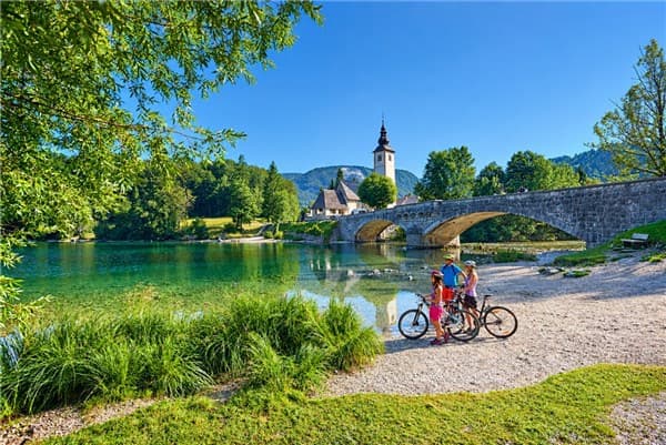 JEZERO – Bohinjsko Jezero