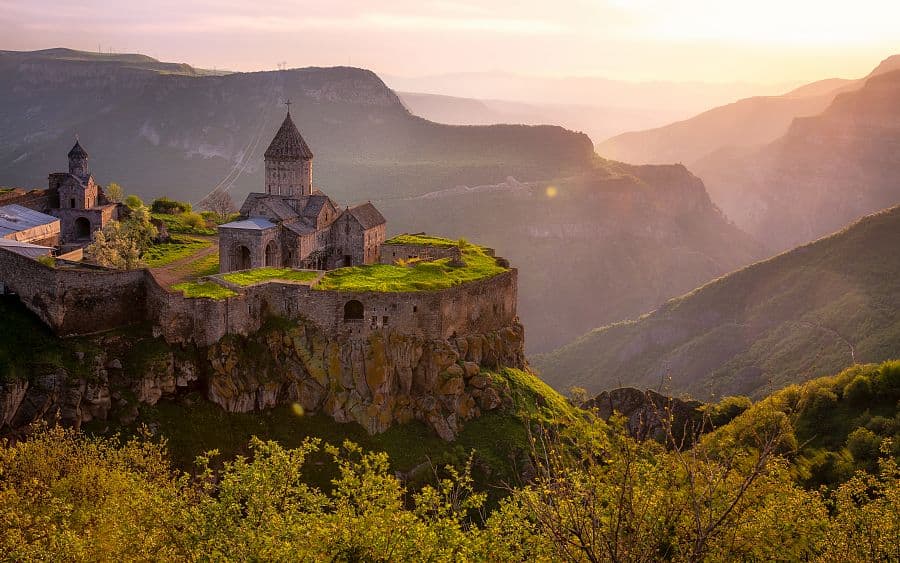 Okruh Arménií + JEZERO SEVAN + OCHUTNÁVKA KOŇAKU ARARAT A VÍNA
