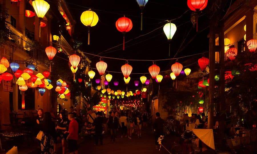 Vietnam a Kambodža + PLAVBA DRAČÍ ZÁTOKOU + TAJEMSTVÍ CHRÁMŮ ANGKORU