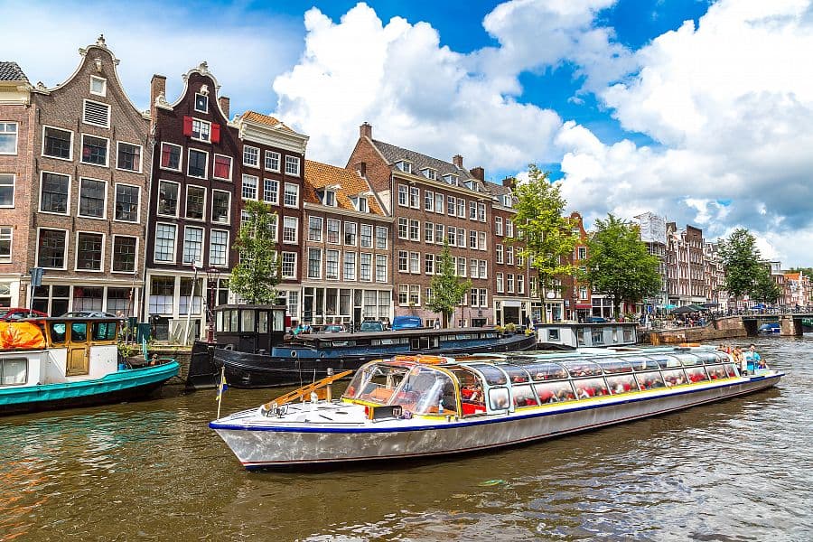 Holandské pobřeží na kole + AMSTERDAM + RODINNÁ KVĚTINOVÁ FARMA