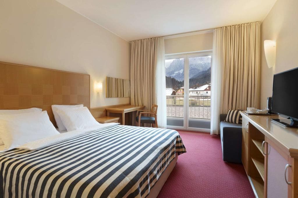 Ramada Hotel & Suites (se skipasem)