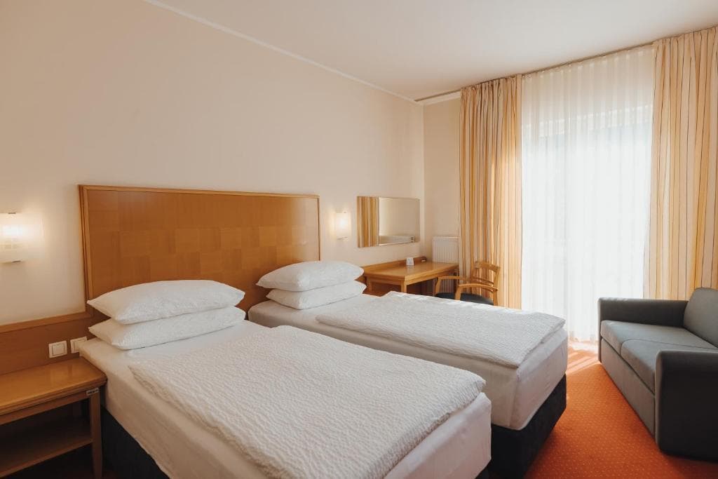 Ramada Hotel & Suites (se skipasem)