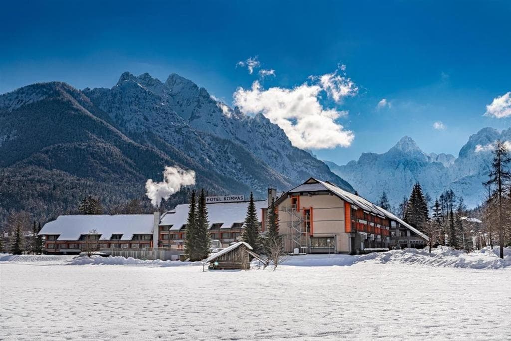 Hotel Kompas (se skipasem)