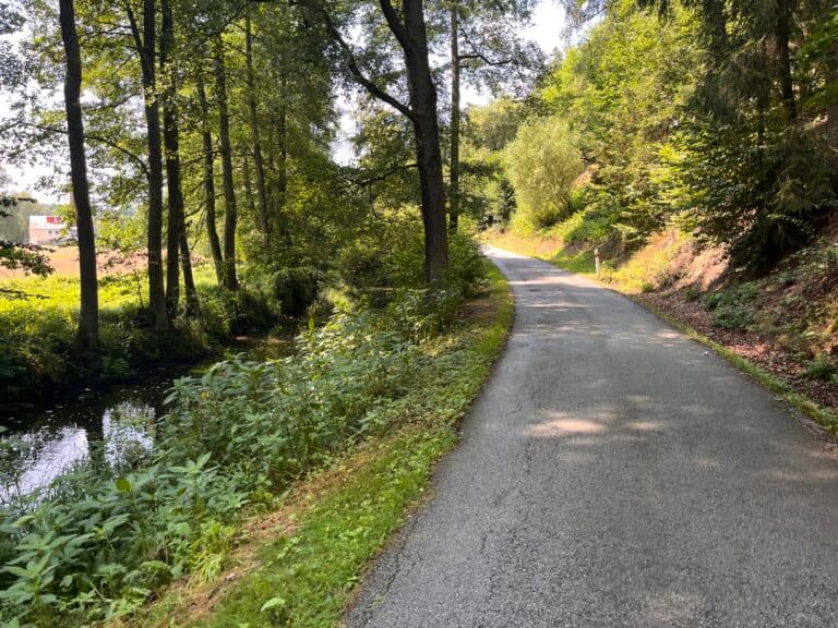 Cyklookruh Českou Kanadou kolem Kačležského rybníka směrem na Jindřišské údolí (35,8 km)